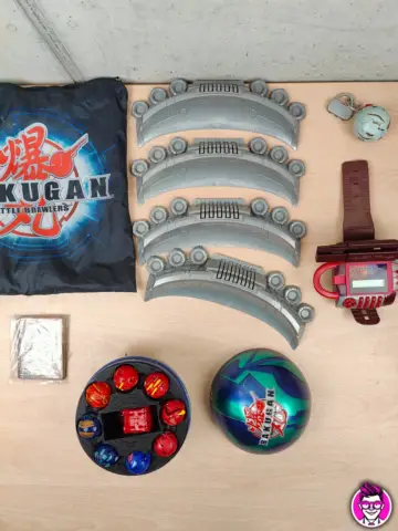 Reperto originale Bakugan Battle Brawlers Lotto con Accessori Vari - Condizioni USATO CIB