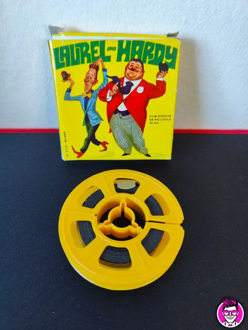 A.V.O. Film Show Laurel and Hardy - Pellicola 8mm - Vista 1