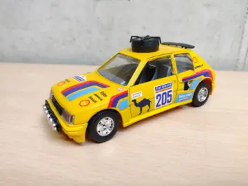 Reperto originale Peugeot 205 Rally Turbo 1/25 Burago - Condizioni NUOVO / SIGILLATO CIB