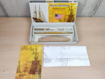 Reperto originale Brigantino Mercantile Model Kit - Blue Jacket - Condizioni USATO CIB