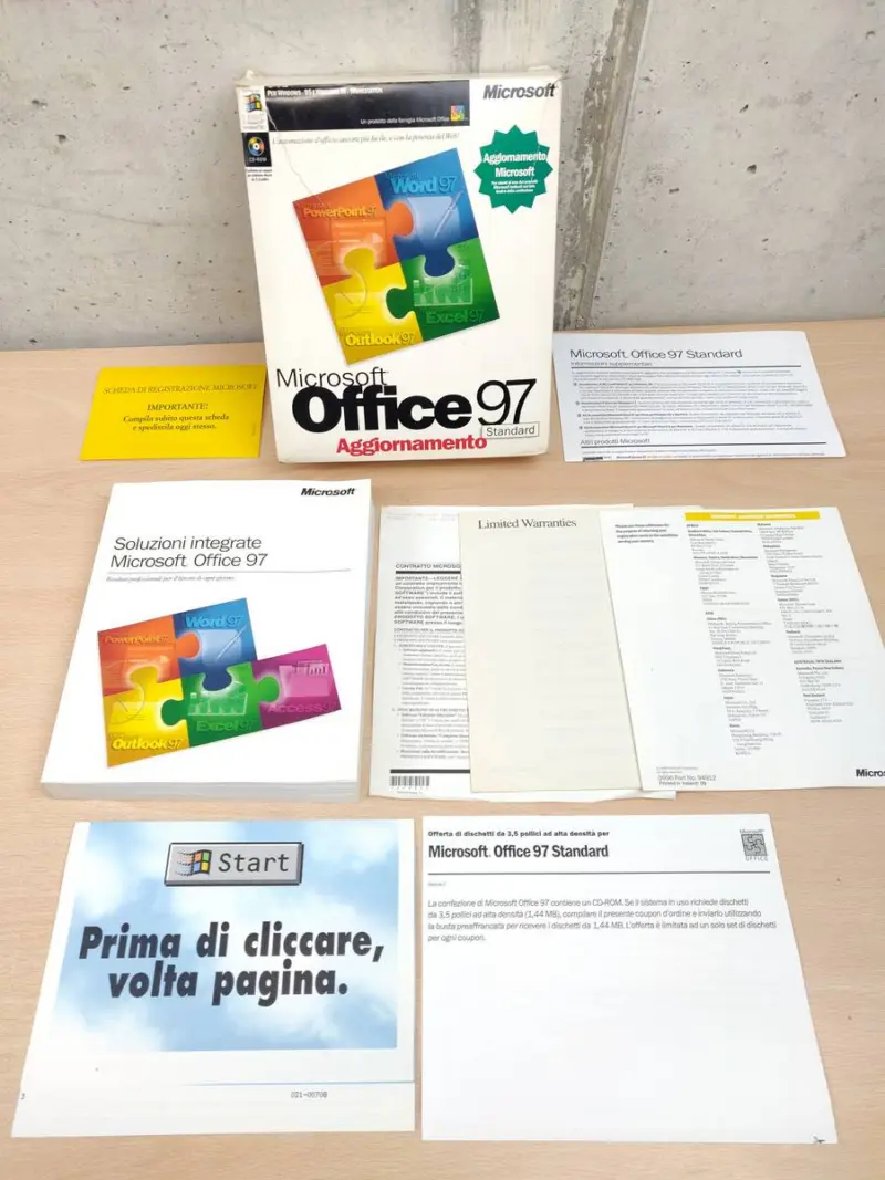 Office 97 Aggiornamento Microsoft Italiano Scatole e Istruzioni - Vista 1