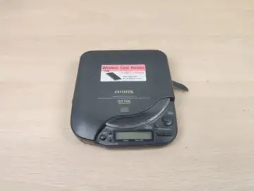 Reperto originale Aiwa XP-6 Walkman Compact Disc Player Non Funzionante - Condizioni USATO CIB