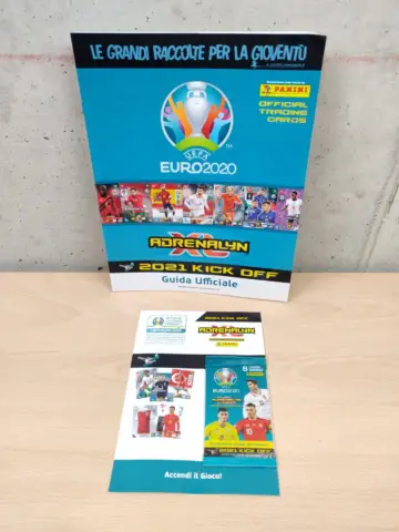 Reperto originale Album Figurine Euro 2020 Adrelayn 2021 Kick Off Guida Ufficiale + Bustina 8 Cards - Nuovo - Condizioni NUOVO / SIGILLATO CIB