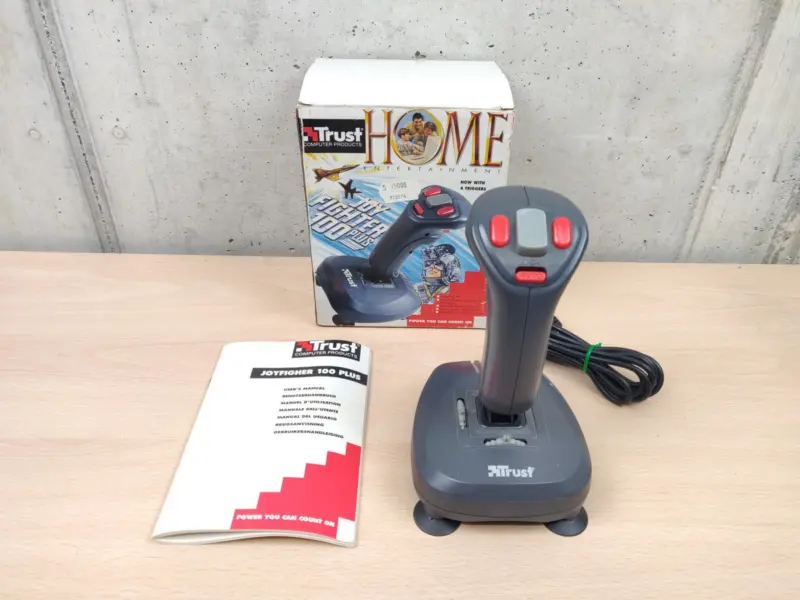 Joystick Joyfigher 100 Plus - Trustcon Scatola - PC - Vista 1