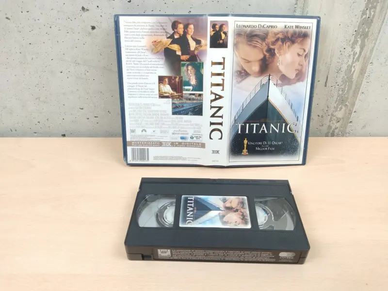 Titanic - VHS - Vista 1