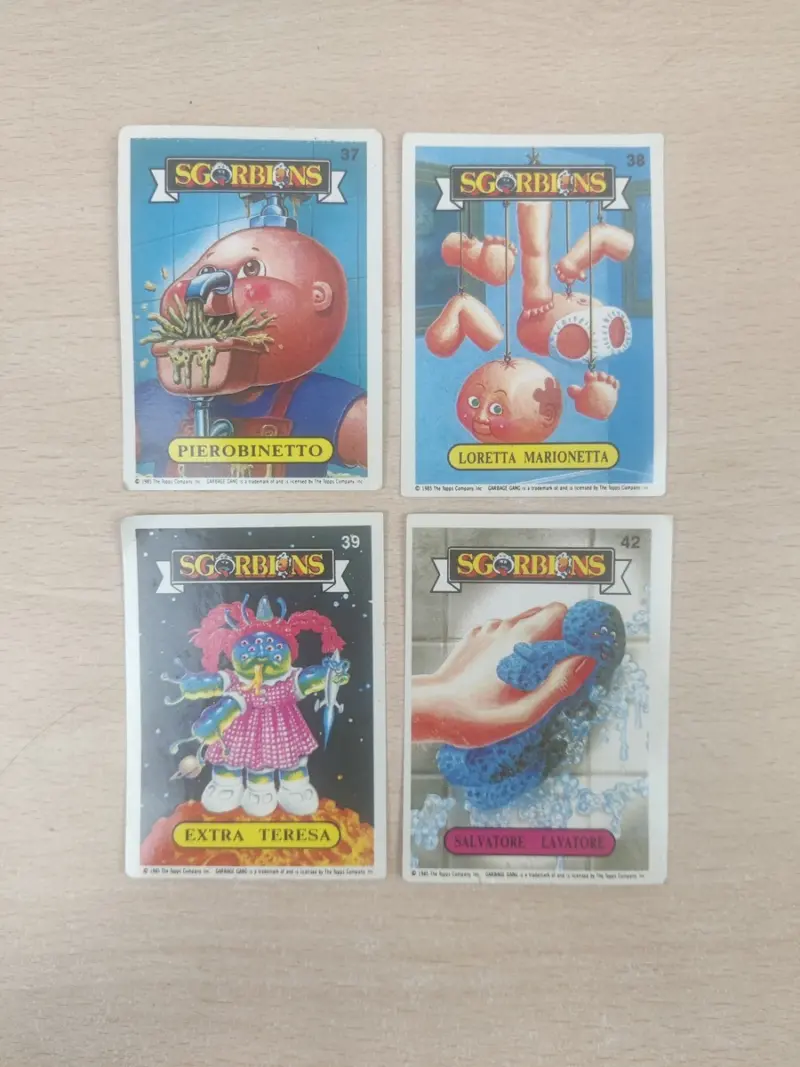 Sgorbions 4 Cards - Vista 1