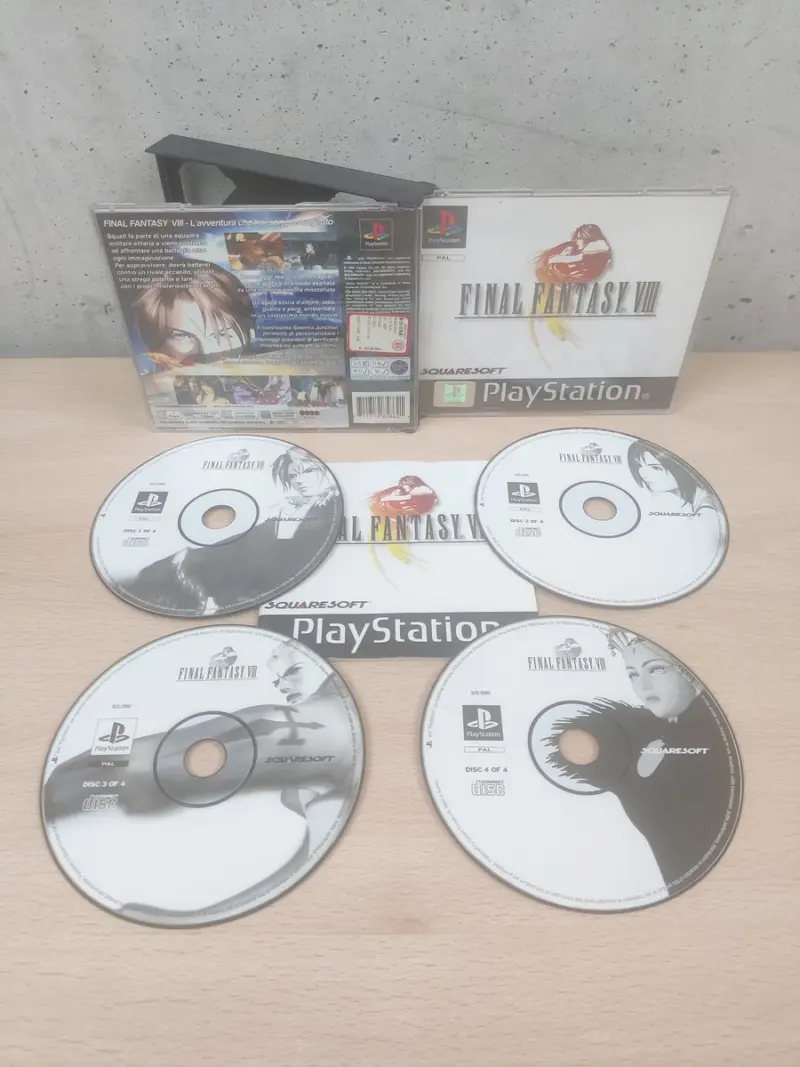 Final Fantasy VIII 8 - PlayStation 1 PS1 - PAL ITA Completo - Vista 1