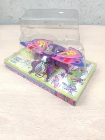 Reperto originale V World Invading Insects Transformable Robot Purple Rainbow Moth Figure Vintage Nuovo - Condizioni NUOVO / SIGILLATO CIB