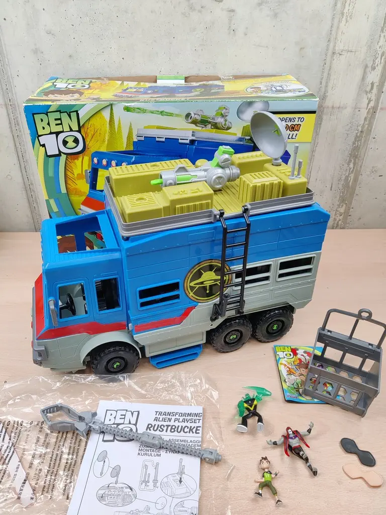 Ben 10 Transforming Alien Playset Rustbucket Camion Trasformabile - Vista 1