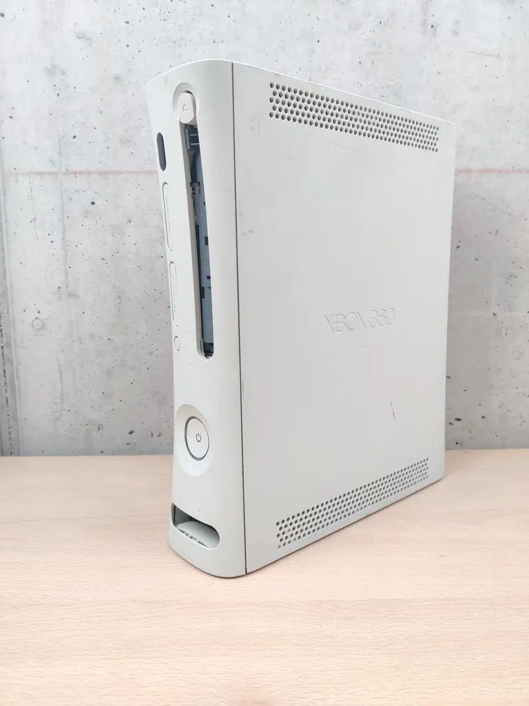 Xbox 360 Console Microsoft Bianca - Non Si Apre lo Sportellino Video Va - Venduto Non Funzionante - Vista 1