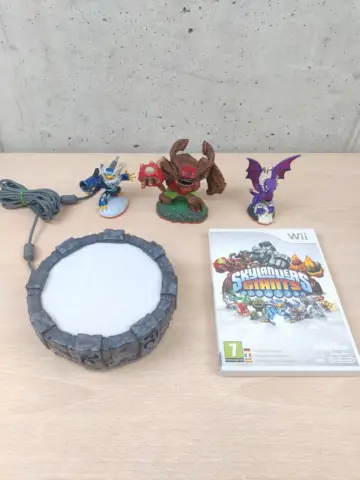 Reperto originale Skylanders Giants Base Gioco + Personaggi + CD Gioco Nintendo Wii - Condizioni USATO TESTATO 100% CIB