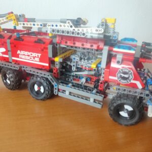 Miniatura 4 per LEGO Technic 42068 Airport Rescue Vehicle Completo al 95%
