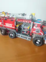 Miniatura 4 per LEGO Technic 42068 Airport Rescue Vehicle Completo al 95%