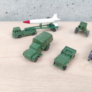 Miniatura 2 per Mezzi Militari Tank Camion Jeeep Etc Vintage Made Germany e Italy