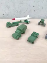 Miniatura 2 per Mezzi Militari Tank Camion Jeeep Etc Vintage Made Germany e Italy