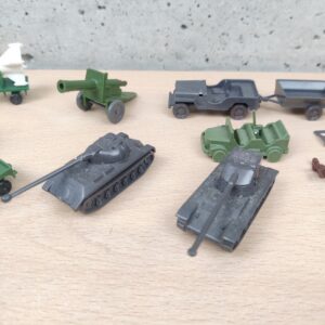 Miniatura 3 per Mezzi Militari Tank Camion Jeeep Etc Vintage Made Germany e Italy