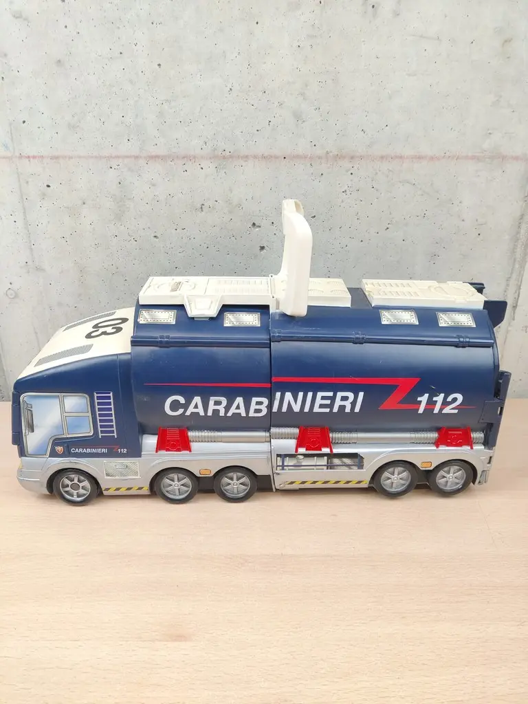 Micro Machines Camion Autocisterna Carabinieri - Vista 1