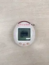 Miniatura 1 per Tamagotchi Rosa V1 Animale Domestico Virtuale - Bandai Wiz 2004 Funzionante + Batteria Nuova