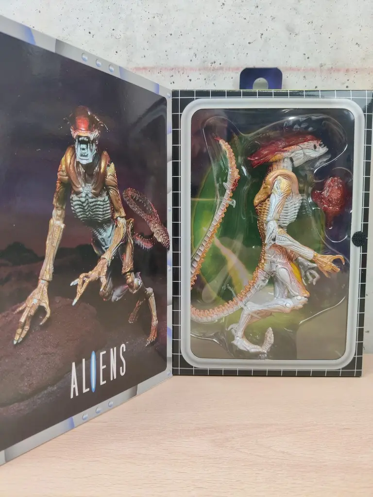 Panther Alien Aliens - Kenner Tribute NECA 23 cm Action Figures - Vista 1