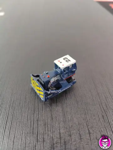 Reperto originale Bulldozer Carabinieri - Micro Machines Galoob - 1/152 Cars Auto 1997 (1997) - Condizioni USATO CIB