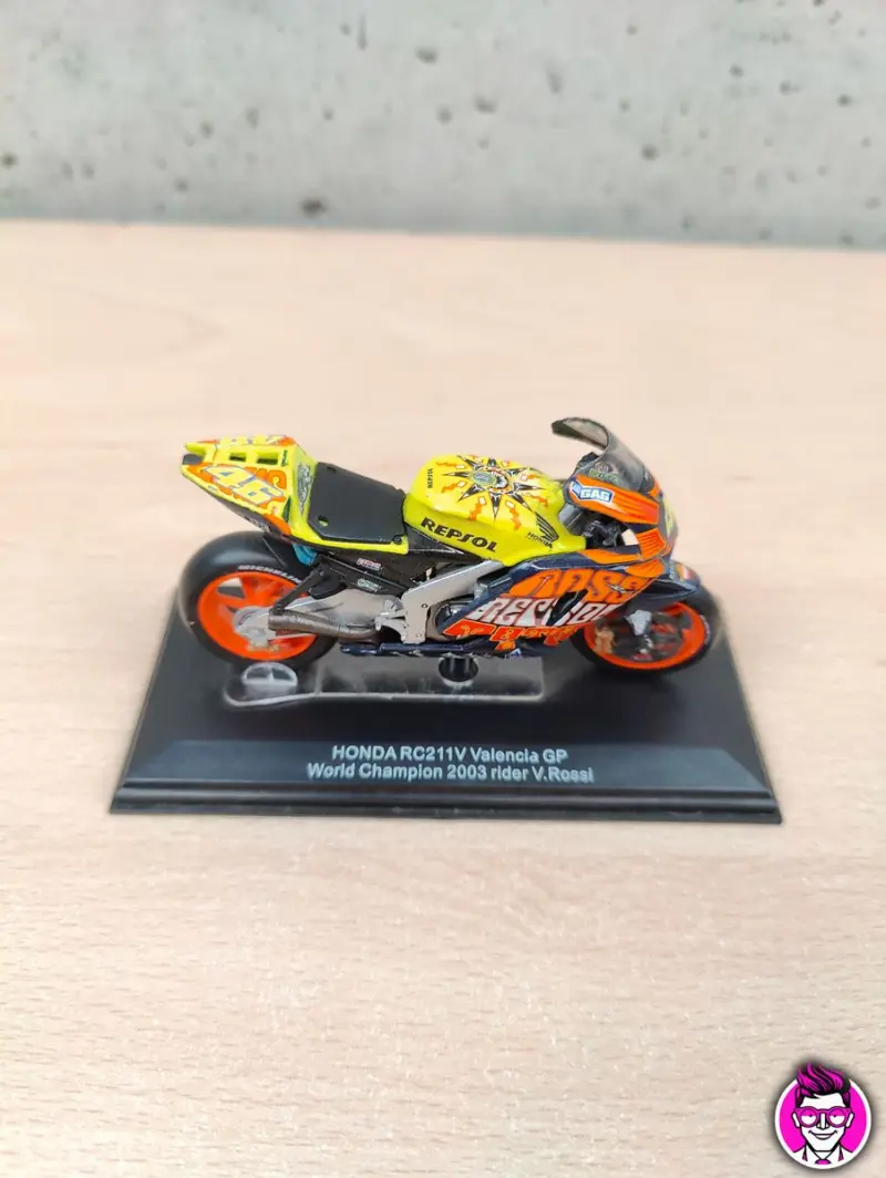 Honda RC211V Valentino Rossi - Valencia GP World Champ 2003 - 1/22 Moto - Vista 1