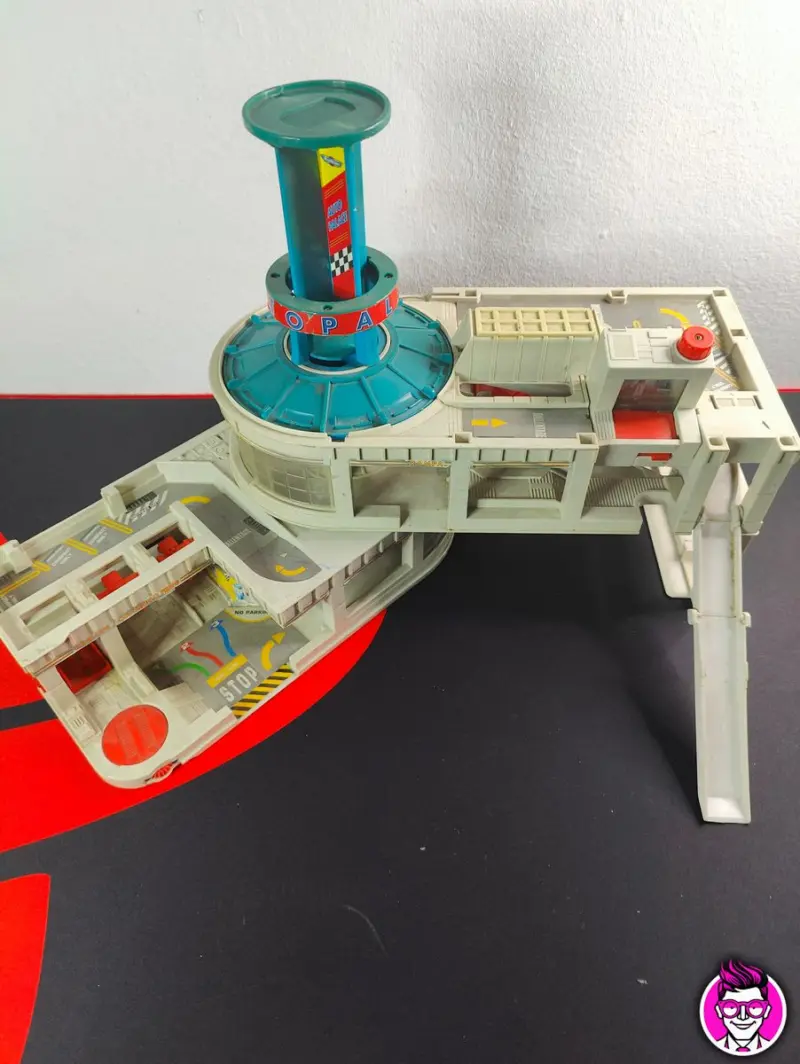 Auto Palace Garage - Micro Machines 1995 Galoob - Vista 1