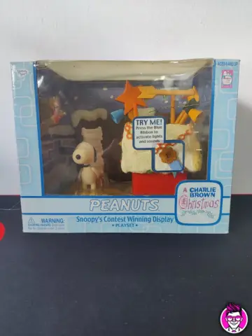 Reperto originale Snoopy's Contest Winning Display - Peanuts - A Charlie Brown Christmas Action Figure - Condizioni NUOVO / SIGILLATO CIB