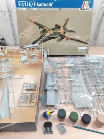 Reperto originale Lockheed Martin F-111 E/F Aardvark - Italeri 1:48 Scale Model Kit - Condizioni USATO CIB