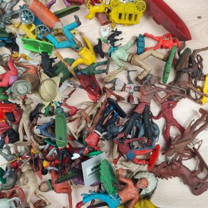 Lotto Soldatini, Indiani, Far Wesat Vintage Plastica Nardi Britain Anni '70/80