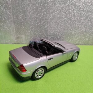 Miniatura 4 per Maisto 1/18 Mercedes Benz SLK 230 - Vintage Model Car Auto Modellino