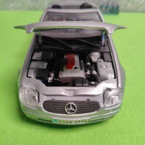 Miniatura 8 per Maisto 1/18 Mercedes Benz SLK 230 - Vintage Model Car Auto Modellino