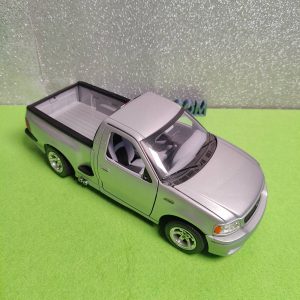 Bburago Ford SVT P150 1/21 – Vintage Model Car Auto Modellino